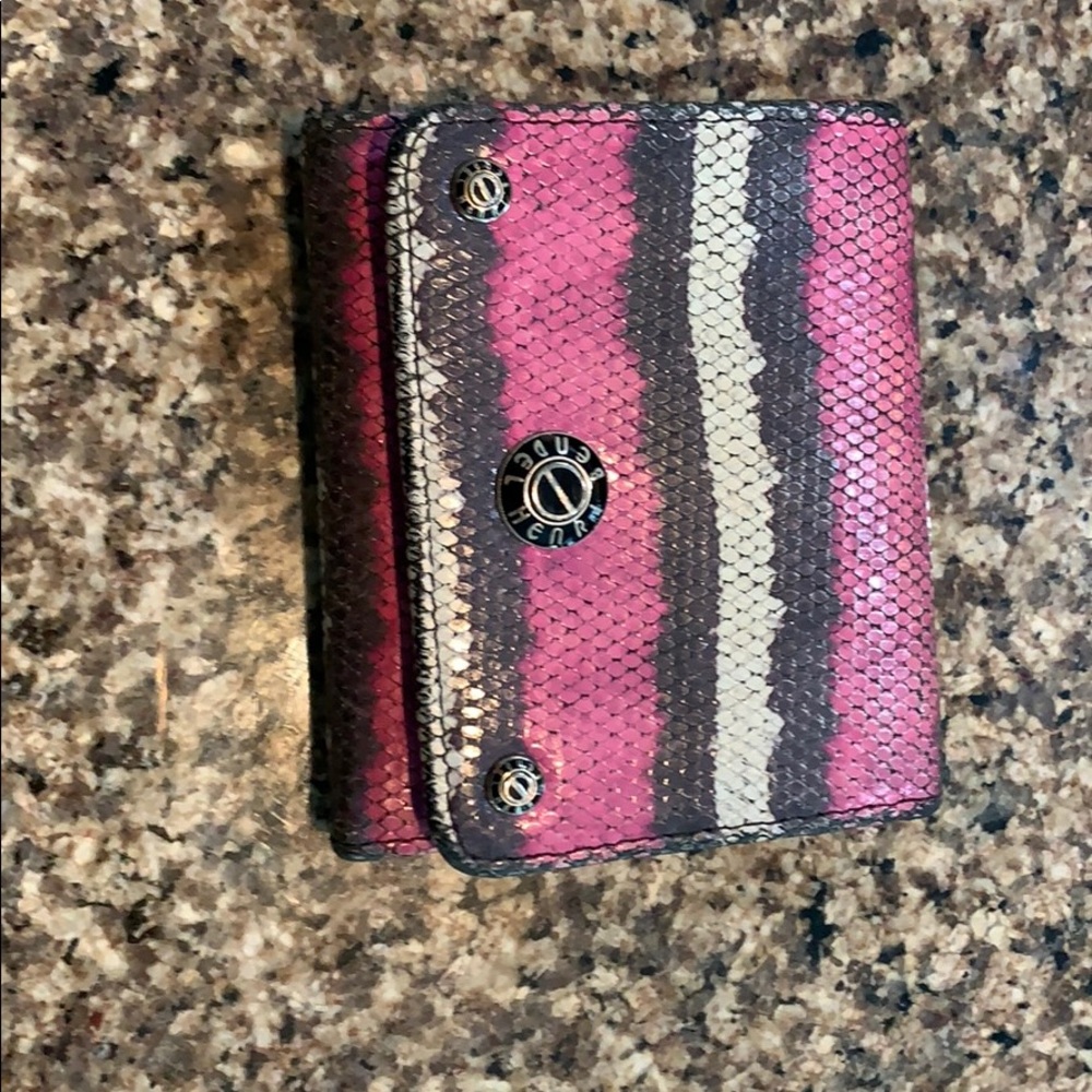 Henri bendel wallet